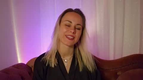 cutie_xoxo_ online show from 07-21-26, 09:00