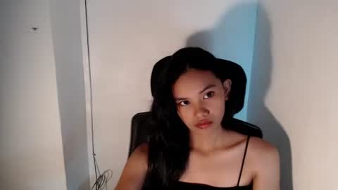 cutiee_lily2 online show from 06-07-26, 01:21