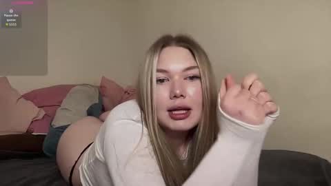 Snapshot of cutiejulie_ chatting on 03-25-26, 09:37 Julie online show from 03-25-26, 09:37