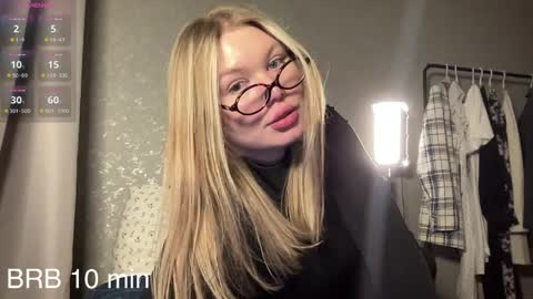 Snapshot of cutiejulie_ chatting on 06-03-26, 02:33 Julie online show from 06-03-26, 02:33