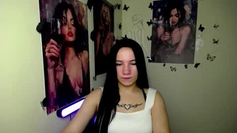 Snapshot of cutielady_ chatting on 09-28-25, 06:57 Emma online show from 09-28-25, 06:57