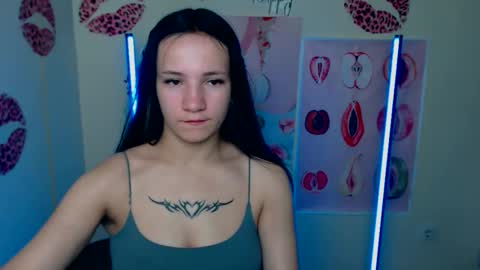 Snapshot of cutielady_ chatting on 10-03-25, 07:55 Emma online show from 10-03-25, 07:55