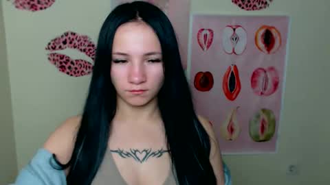 Snapshot of cutielady_ chatting on 10-08-25, 12:03 Emma online show from 10-08-25, 12:03