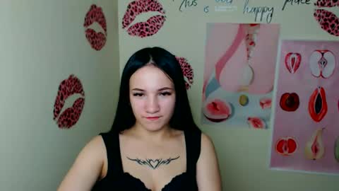 Snapshot of cutielady_ chatting on 10-10-25, 06:18 Emma online show from 10-10-25, 06:18
