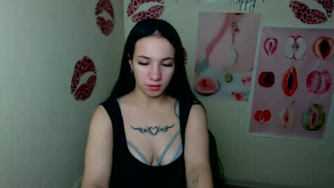 Snapshot of cutielady_ chatting on 10-11-25, 06:39 Emma online show from 10-11-25, 06:39