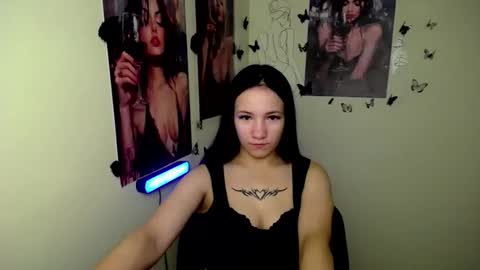 Snapshot of cutielady_ chatting on 10-14-25, 06:03 Emma online show from 10-14-25, 06:03