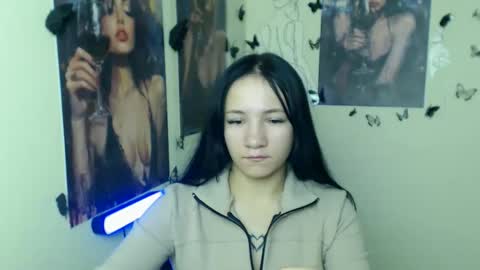 Snapshot of cutielady_ chatting on 10-30-25, 07:21 Emma online show from 10-30-25, 07:21