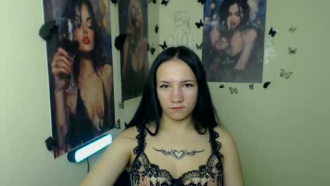 Snapshot of cutielady_ chatting on 11-06-25, 07:31 Emma online show from 11-06-25, 07:31