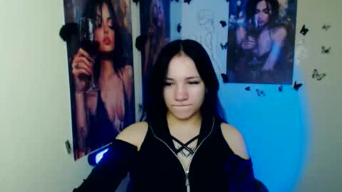 Snapshot of cutielady_ chatting on 01-13-26, 06:51 Emma online show from 01-13-26, 06:51