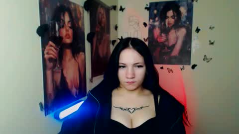 Snapshot of cutielady_ chatting on 01-16-26, 07:29 Emma online show from 01-16-26, 07:29