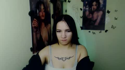 Snapshot of cutielady_ chatting on 01-18-26, 07:45 Emma online show from 01-18-26, 07:45