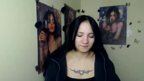 Snapshot of cutielady_ chatting on 02-06-26, 07:23 Emma online show from 02-06-26, 07:23