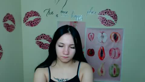 Snapshot of cutielady_ chatting on 02-11-26, 07:13 Emma online show from 02-11-26, 07:13