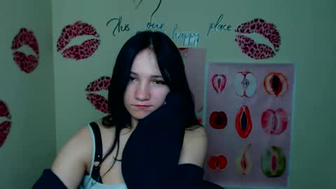 Snapshot of cutielady_ chatting on 02-20-26, 09:26 Emma online show from 02-20-26, 09:26