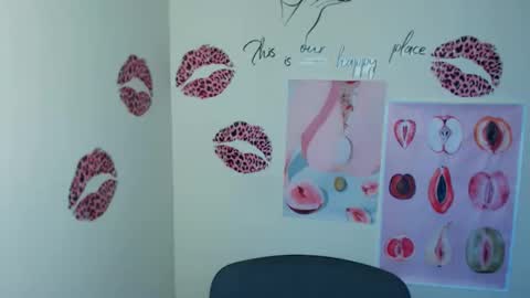 Snapshot of cutielady_ chatting on 02-27-26, 07:52 Emma online show from 02-27-26, 07:52