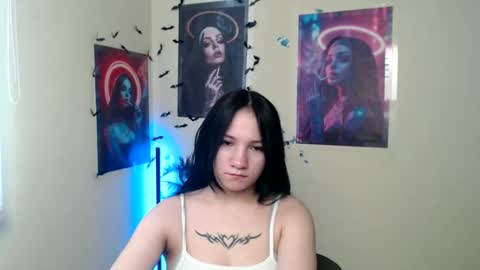 Snapshot of cutielady_ chatting on 03-09-26, 12:53 Emma online show from 03-09-26, 12:53