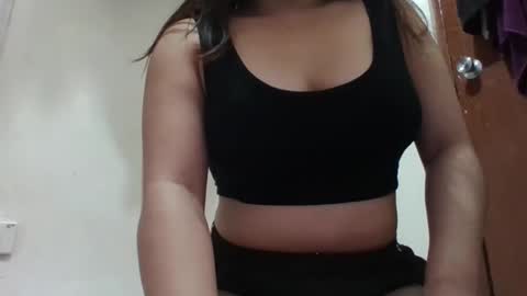 Snapshot of cutiepeach23 chatting on 03-15-26, 06:47 cutiepeach23 online show from 03-15-26, 06:47