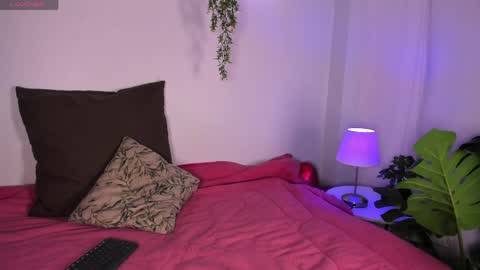 Laura online show from 03-28-26, 11:10