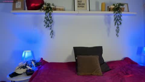 Laura online show from 04-29-26, 11:14