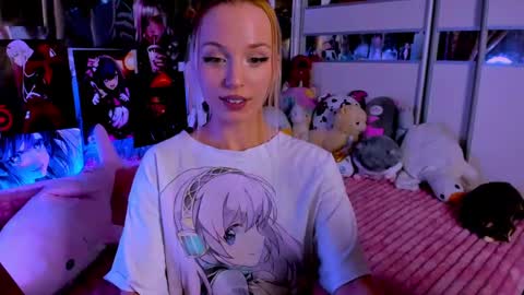 Snapshot of cuttie_ponyy chatting on 01-24-25, 09:37 Nora online show from 01-24-25, 09:37