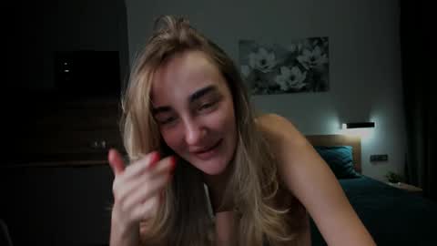 Snapshot of cuttiechloe chatting on 12-29-24, 01:02 CuttieChloe online show from 12-29-24, 01:02