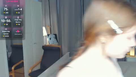 Snapshot of cuty_petite chatting on 06-21-26, 05:43 Anne online show from 06-21-26, 05:43