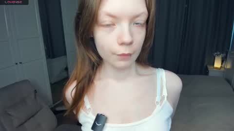 Snapshot of cuty_petite chatting on 07-04-26, 05:35 Anne online show from 07-04-26, 05:35