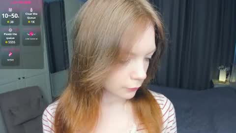 Snapshot of cuty_petite chatting on 07-12-26, 05:31 Anne online show from 07-12-26, 05:31