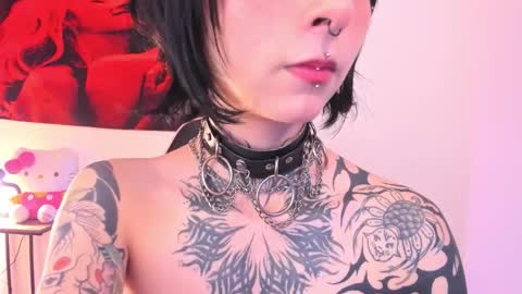 Snapshot of cyberia____________________ chatting on 10-22-25, 04:24 cel I am independent Help me reach 200 thumbs up uwu online show from 10-22-25, 04:24