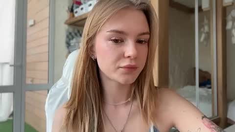 Im Emi streaming with my friend Reyna today online show from 04-30-26, 01:28