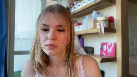 Snapshot of cyberl0ve_ chatting on 05-17-26, 01:18 Im Emi streaming with my friend Reyna today online show from 05-17-26, 01:18