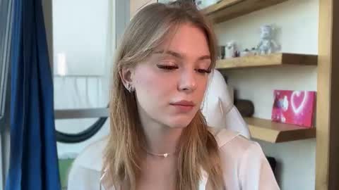 Snapshot of cyberl0ve_ chatting on 06-18-26, 10:30 Im Emi streaming with my friend Reyna today online show from 06-18-26, 10:30