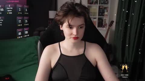 Snapshot of cybersamuraii chatting on 10-22-25, 08:41 Helen Blossom online show from 10-22-25, 08:41