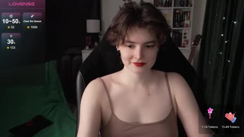 Snapshot of cybersamuraii chatting on 11-17-25, 08:25 Helen Blossom online show from 11-17-25, 08:25