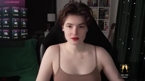 Snapshot of cybersamuraii chatting on 11-19-25, 01:55 Helen Blossom online show from 11-19-25, 01:55