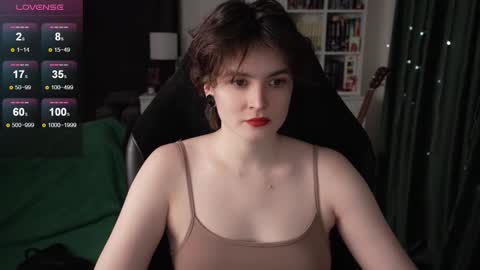 Snapshot of cybersamuraii chatting on 11-25-25, 08:42 Helen Blossom online show from 11-25-25, 08:42