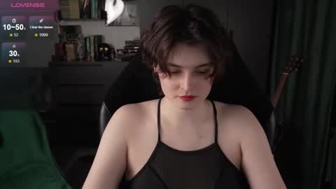 Snapshot of cybersamuraii chatting on 12-22-25, 09:01 Helen Blossom online show from 12-22-25, 09:01