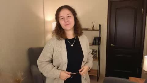 Lola online show from 10-15-25, 01:22