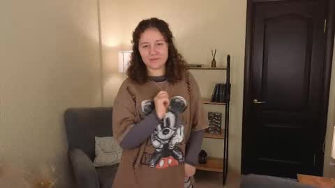 Lola online show from 10-16-25, 01:12