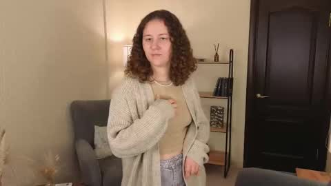 Lola online show from 10-17-25, 01:25