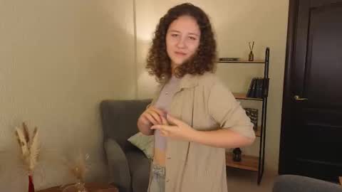 Lola online show from 10-18-25, 02:07