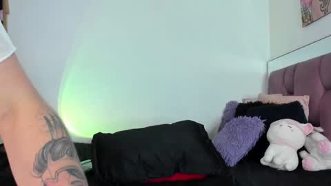 cynthiaa33 online show from 12-06-24, 10:41