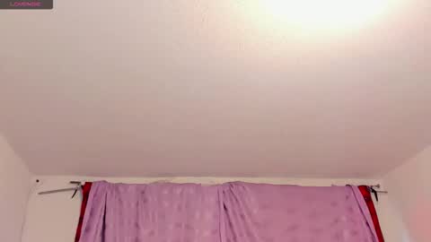 Snapshot of cynthiawatson_ chatting on 09-12-25, 01:11 Cynthia online show from 09-12-25, 01:11