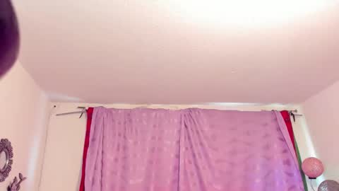 Snapshot of cynthiawatson_ chatting on 12-05-25, 02:25 Cynthia online show from 12-05-25, 02:25