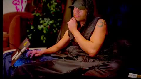Cyrus DeLux online show from 05-27-26, 10:18
