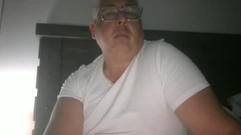 Snapshot of czar1974 chatting on 06-12-26, 03:49 czar1974 online show from 06-12-26, 03:49