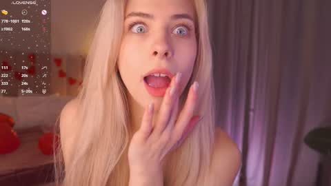 Snapshot of d0ll_eyes_ chatting on 02-10-26, 06:39 Julie online show from 02-10-26, 06:39