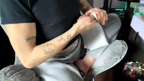 Snapshot of d3luluxx chatting on 11-15-25, 07:32 d3luluxx online show from 11-15-25, 07:32