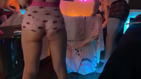 Snapshot of d3luluxx chatting on 12-05-25, 10:57 d3luluxx online show from 12-05-25, 10:57