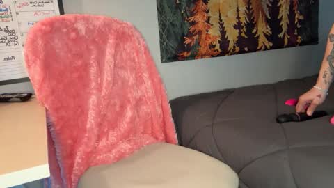 Snapshot of d3luluxx chatting on 03-11-26, 10:10 d3luluxx online show from 03-11-26, 10:10